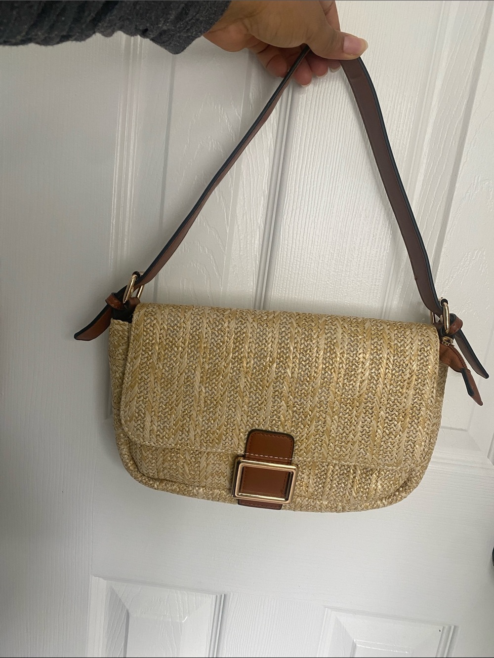 Woven Straw Shoulder Bag with Brown Leather Trim - Picture 4 of 10